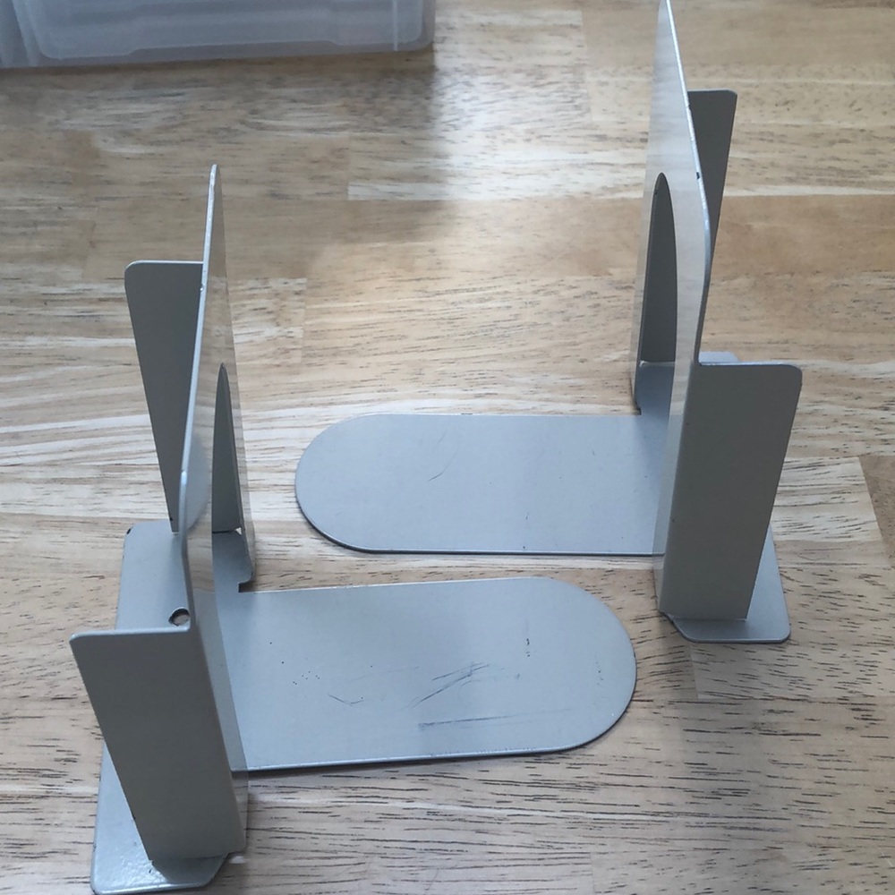 Metal bookends